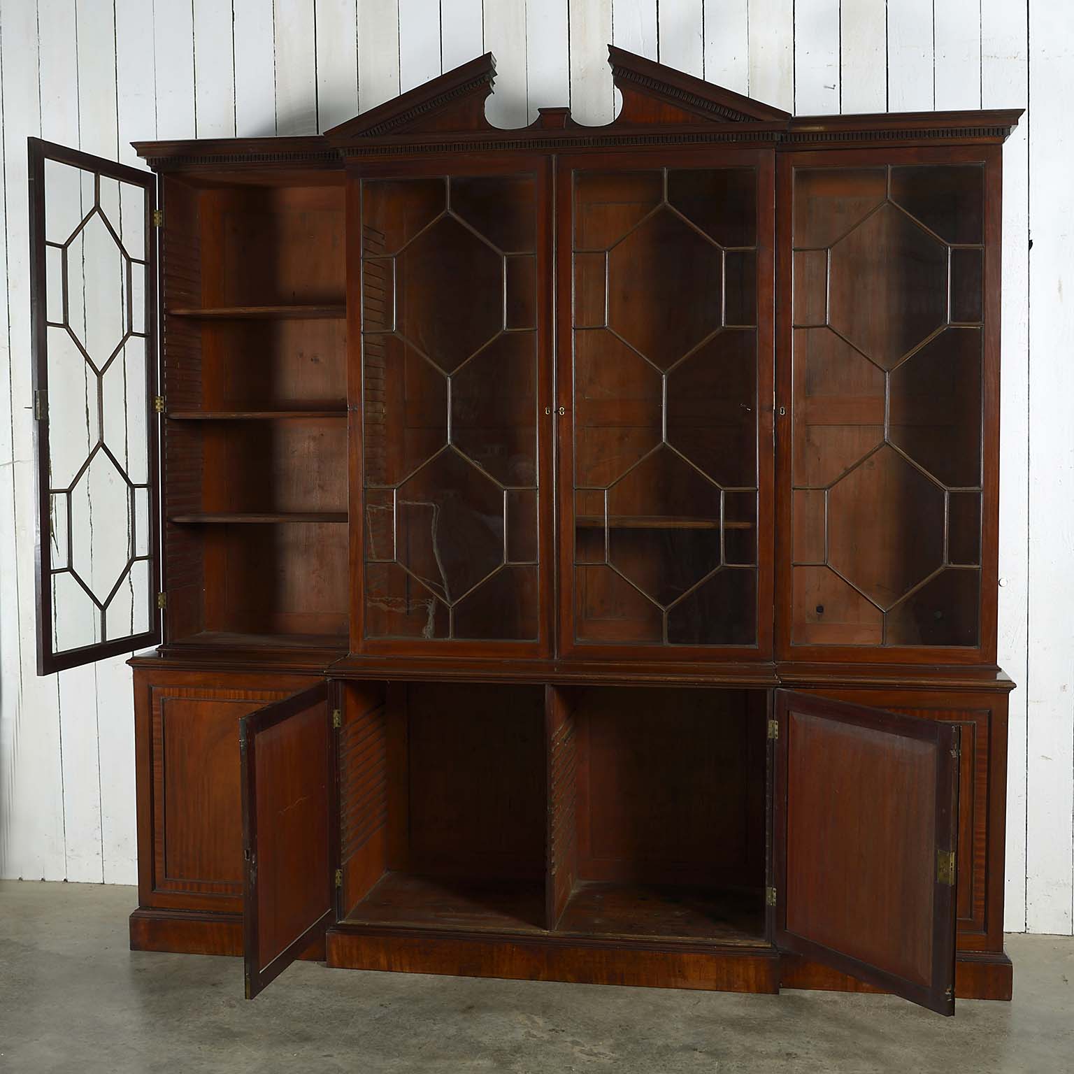 Early George III Mahogany Breakfront Bookcase