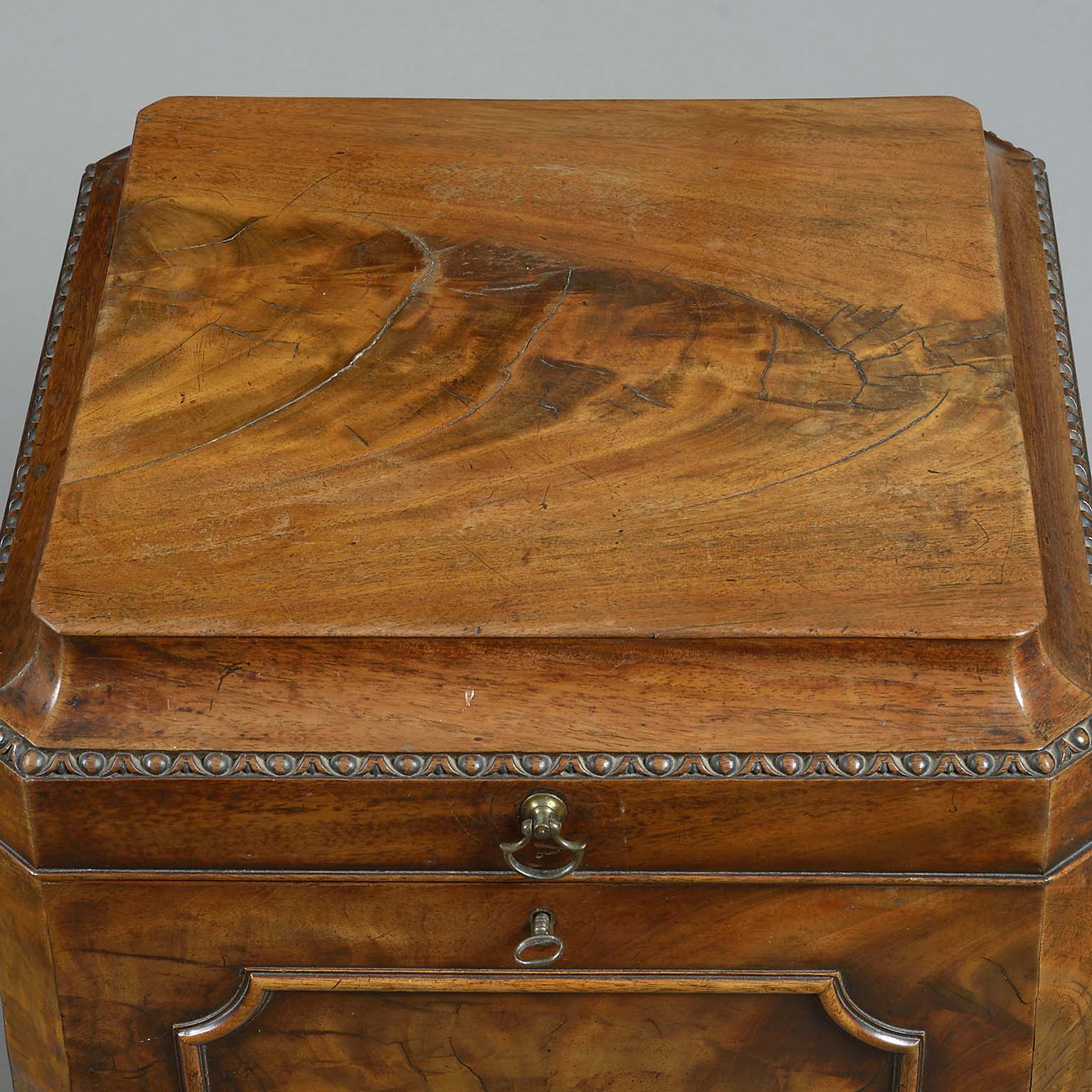 Early George III Cellarette