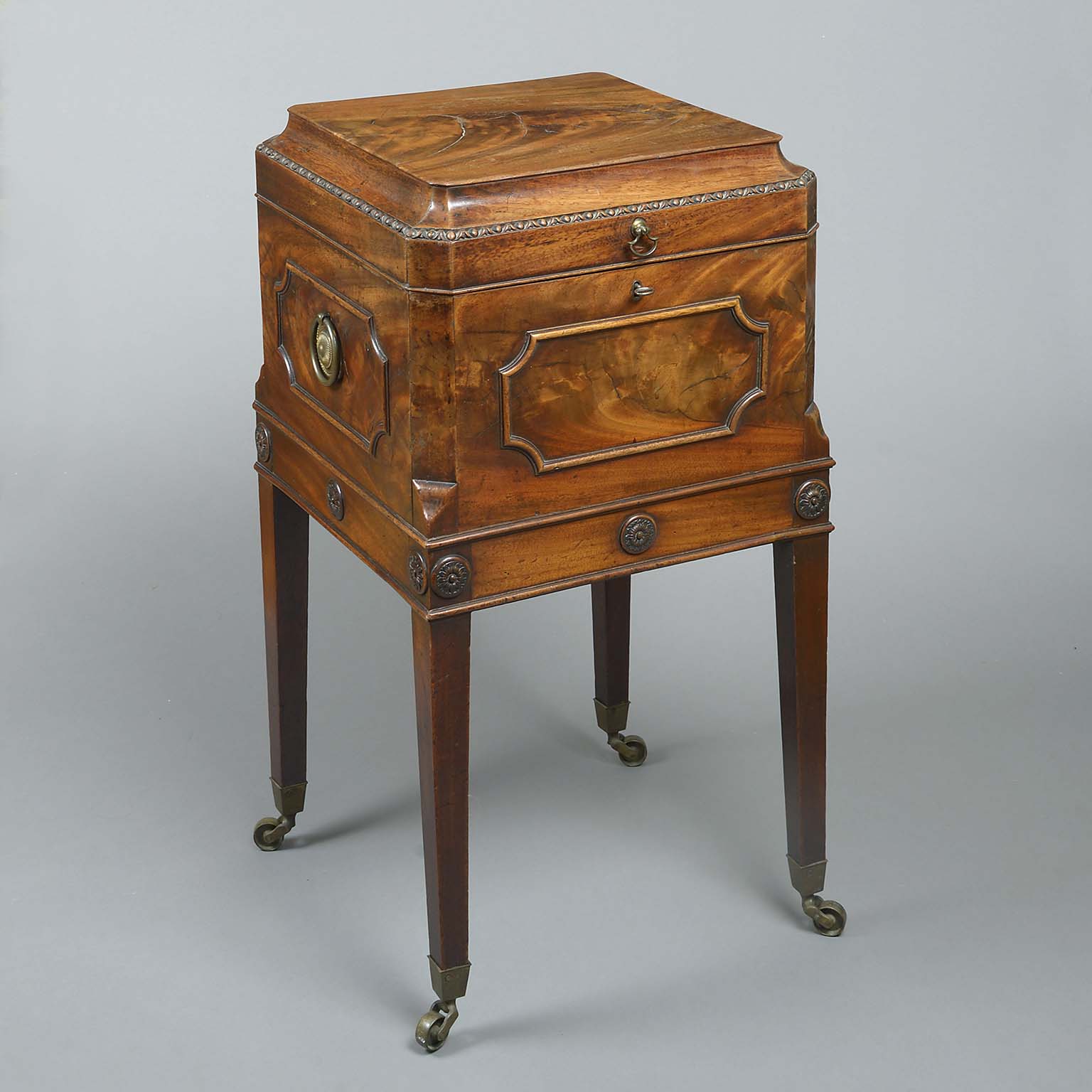 Early George III Cellarette