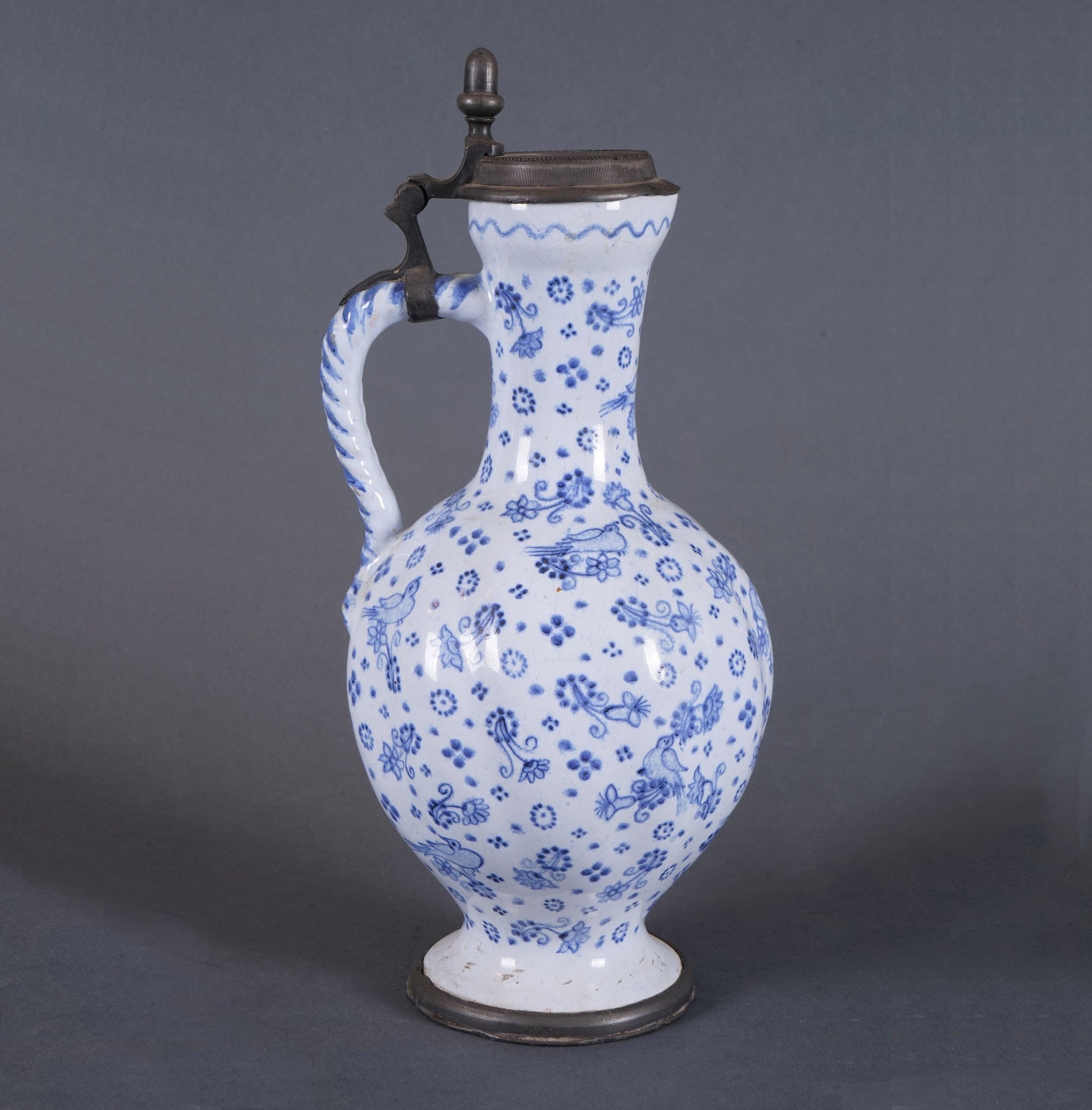 A Faience Enghalskrug