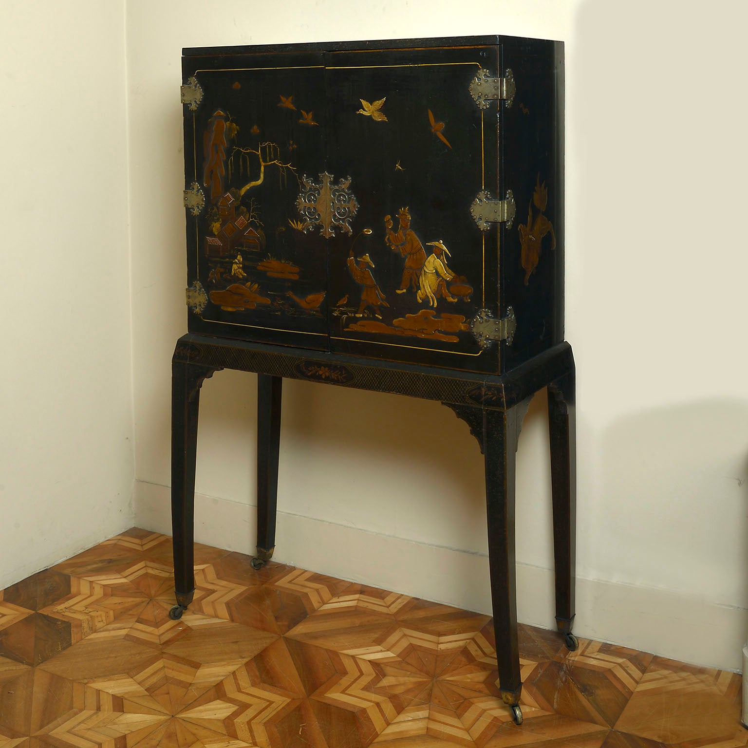 Rare George 1 Japanned Cabinet on Stand