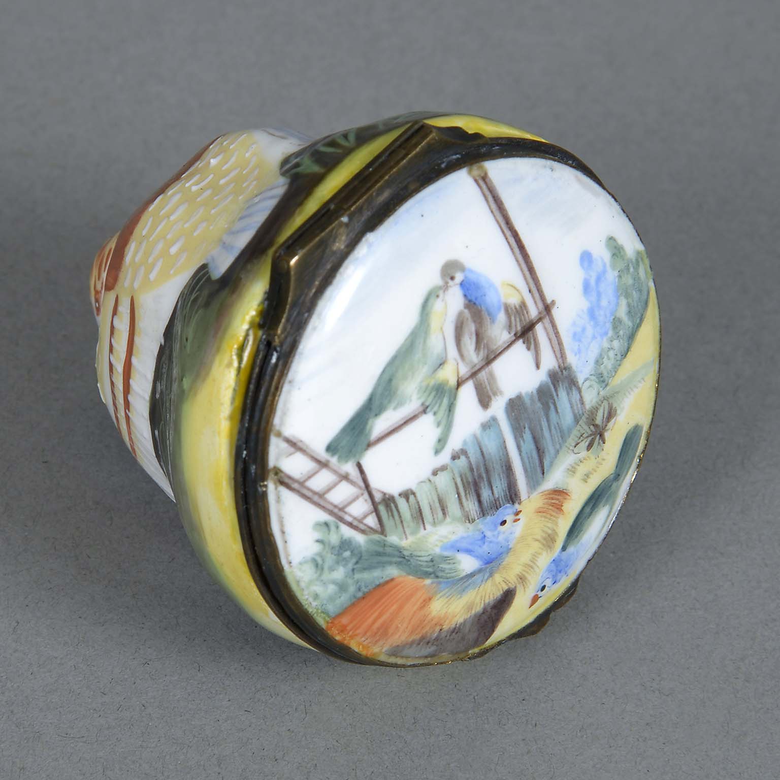 Enamel Bonbonniere/ Love Token